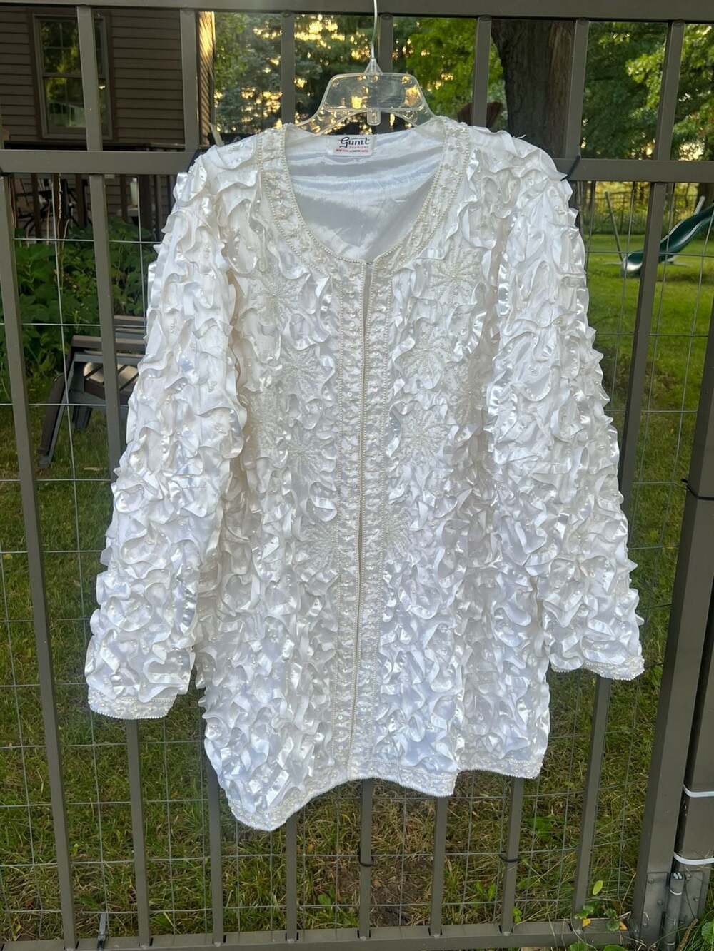 Gunit Fashions Vintage White Silk Ribbon Rose Beaded Sequin Evening Jacket